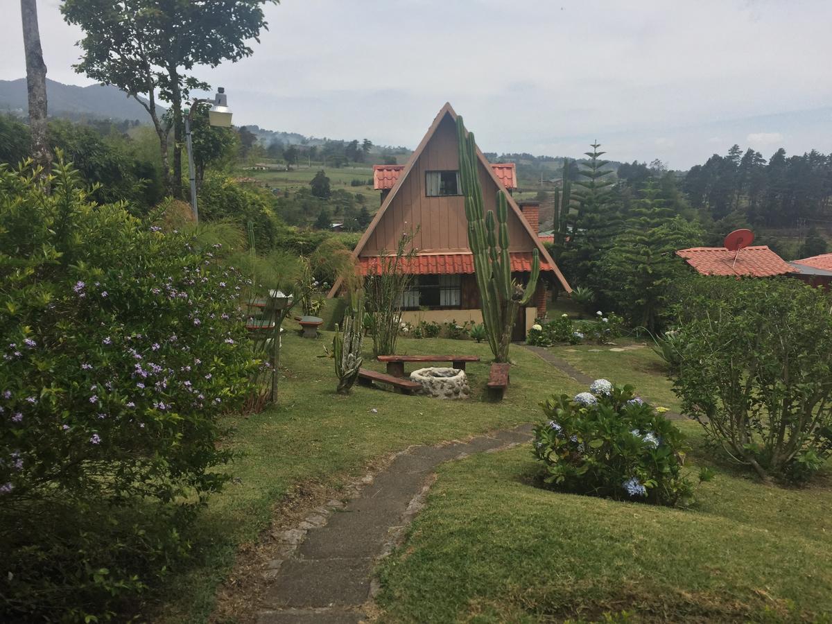 Hotel Chalets Los Volcanes Fraijanes Esterno foto